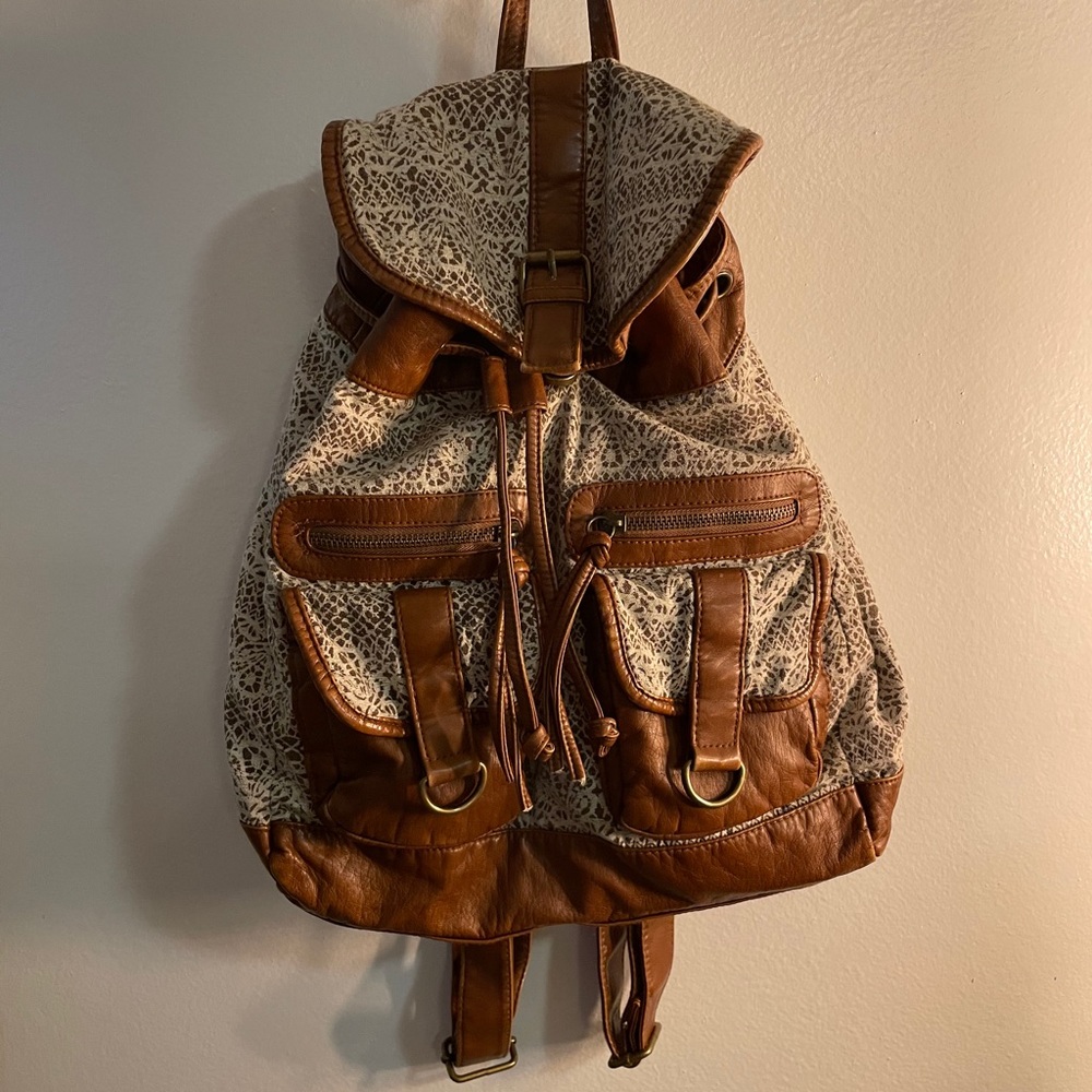 Lace Printed Back Pack
